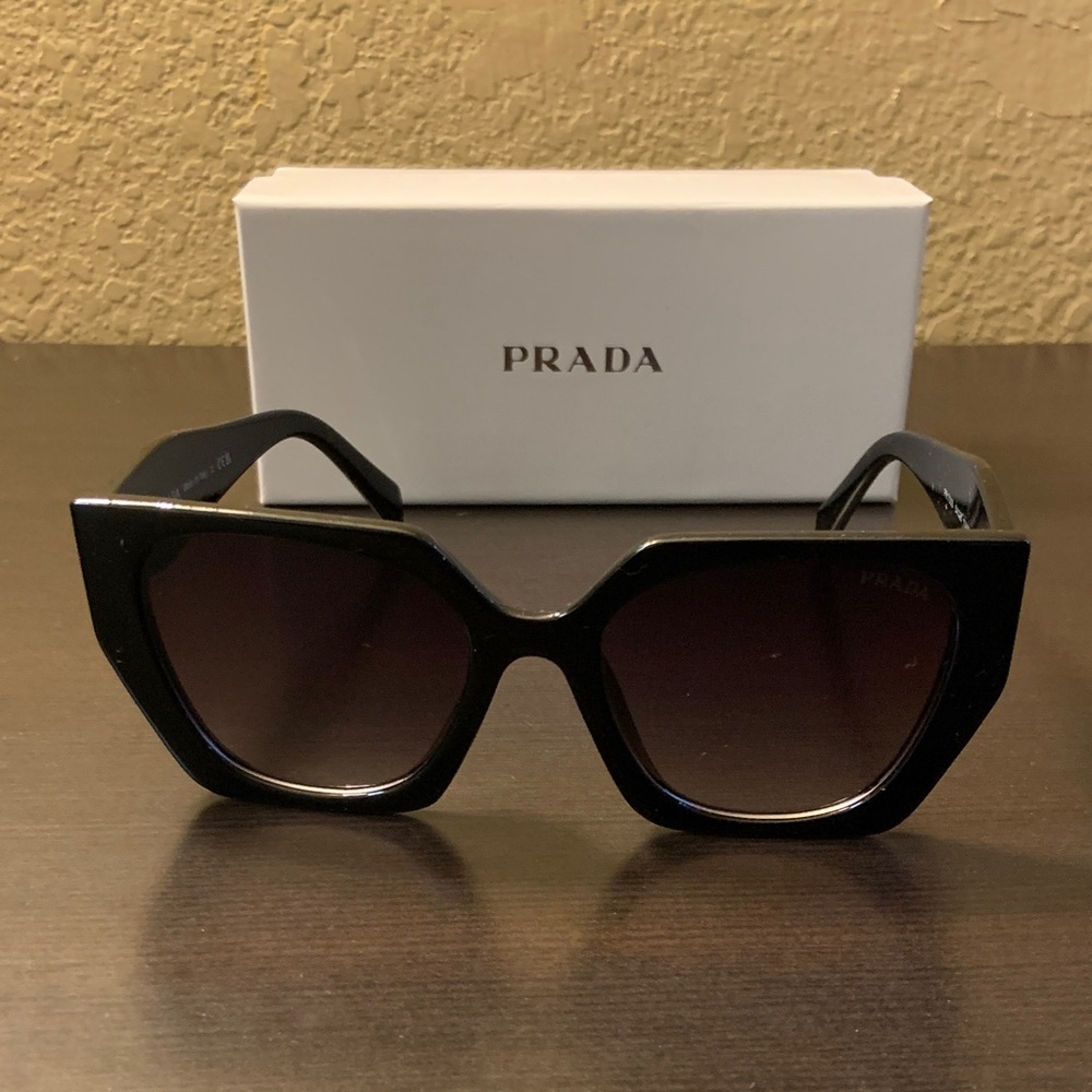 Prada Black Oversized Sunglasses - Picture 3 of 4